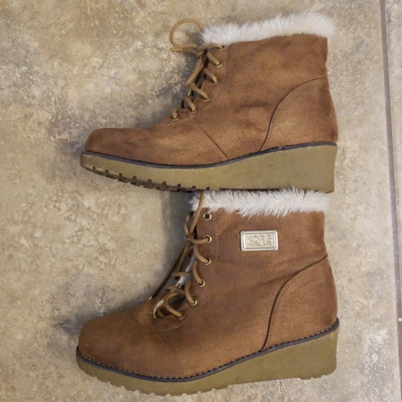 Michael Kors Booties - Picture 1 of 3